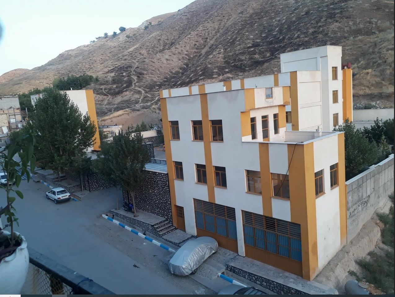 مدرسه مهین نویدی.jpg